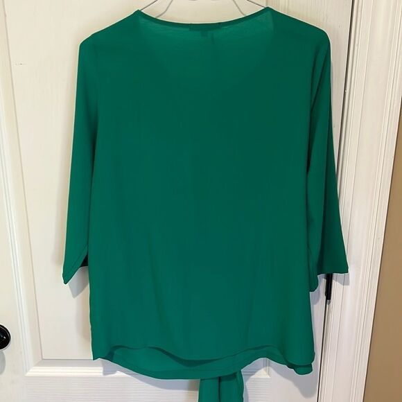 New Gibson Faux Wrap Blouse with tie Green Christmas green - Picture 4 of 5